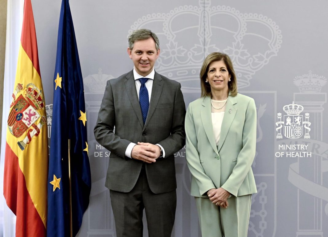 José Miñones y Stella Kyriakides